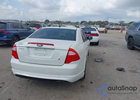 2012 Ford Fusion S z USA, uszkodzony, nr VIN 3FAHP0GA1CR350745